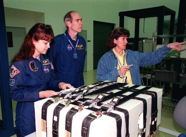 NASA image: KSC-99pp0212