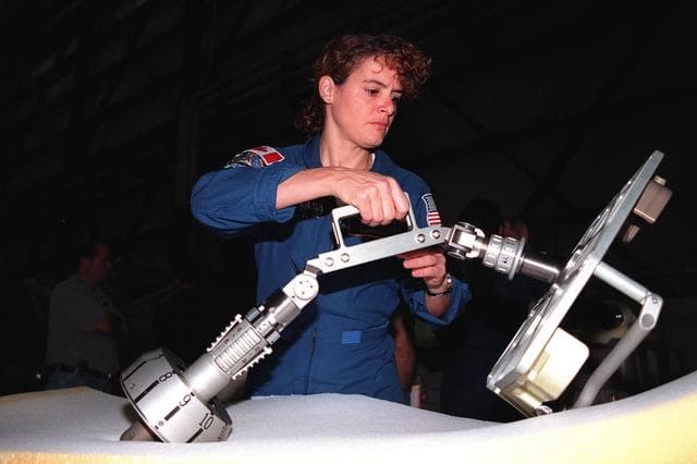 NASA image: KSC-99pp0317