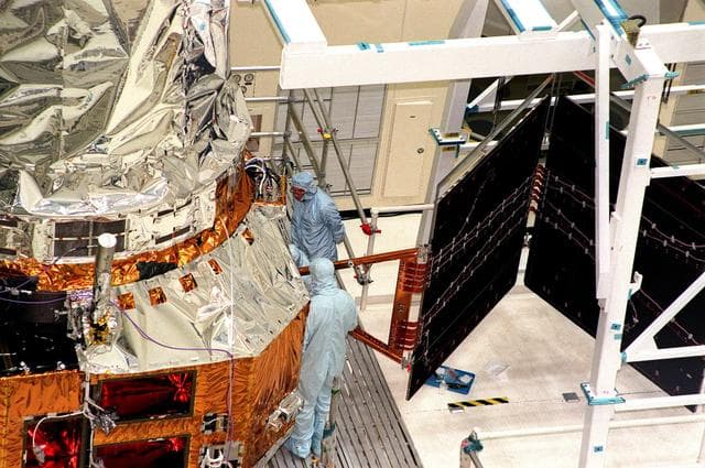 NASA image: KSC-99pp0355