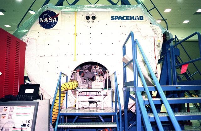 NASA image: KSC-99pp0371