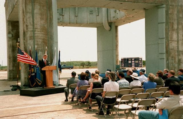 NASA image: KSC-99pp0389