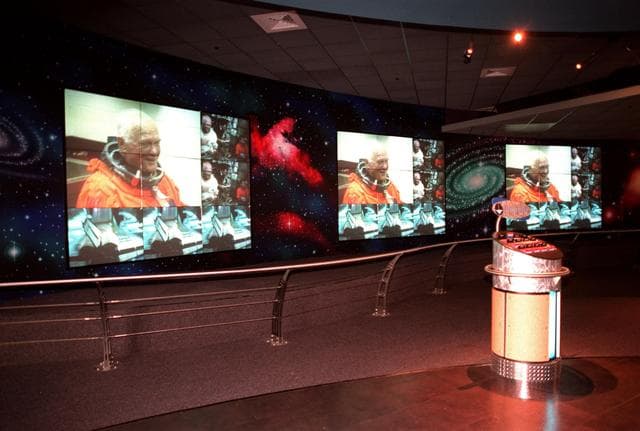 NASA image: KSC-99pp0403