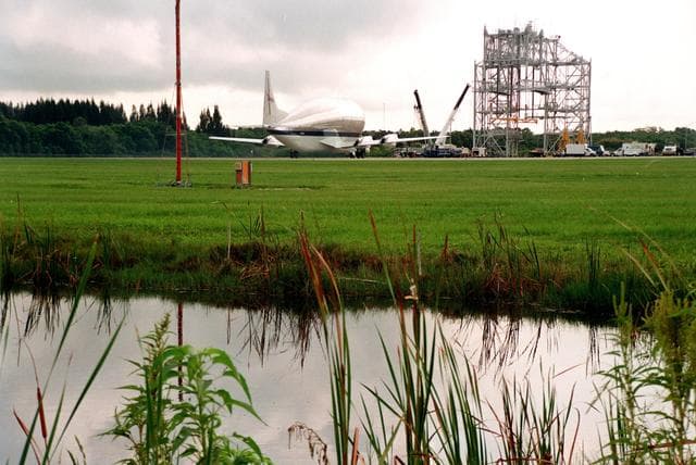 NASA image: KSC-99pp0672