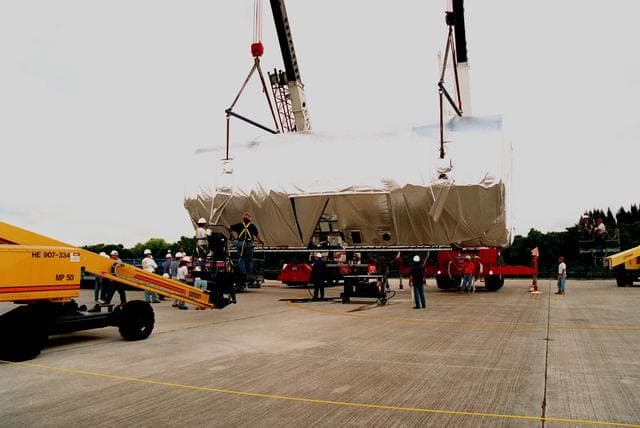 NASA image: KSC-99pp0677