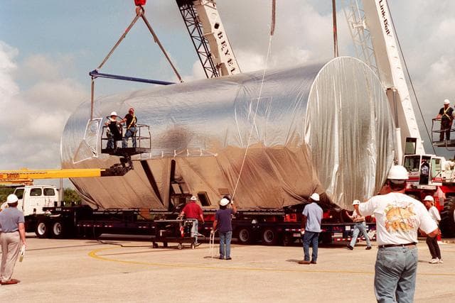 NASA image: KSC-99pp0678