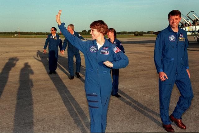 NASA image: KSC-99pp0830