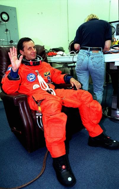 NASA image: KSC-99pp0869
