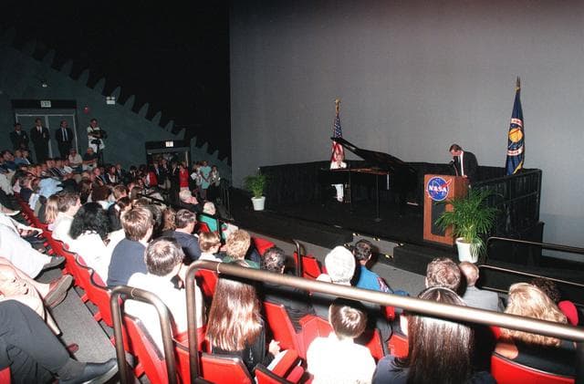 NASA image: KSC-99pp0913
