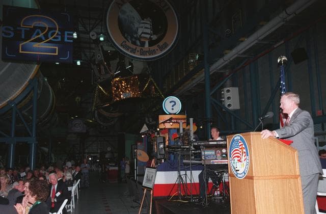 NASA image: KSC-99pp0934