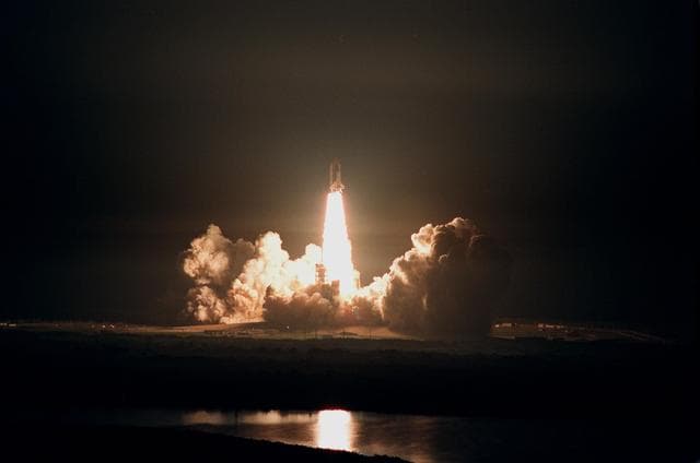 NASA image: KSC-99pp0955