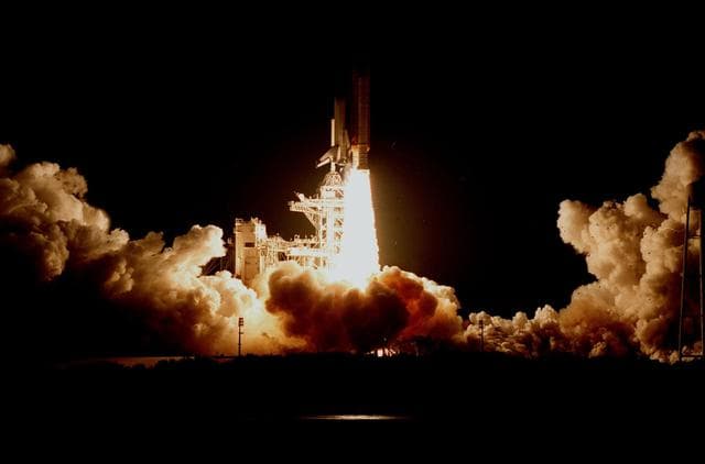 NASA image: KSC-99pp0960