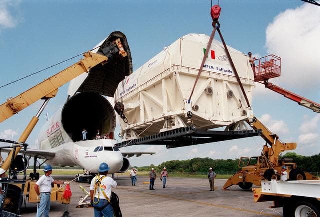NASA image: KSC-99pp1016