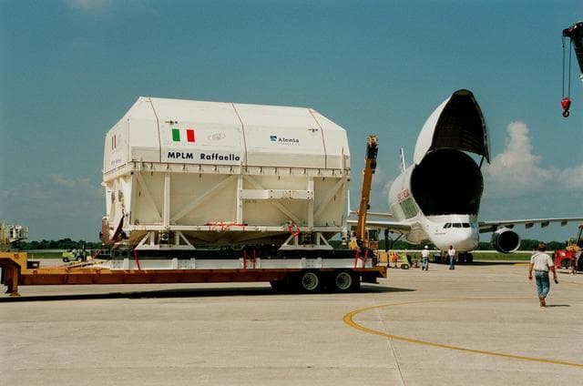 NASA image: KSC-99pp1018