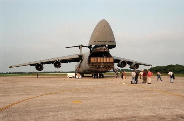 NASA image: KSC-99pp1038