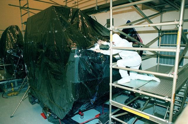 NASA image: KSC-99pp1048