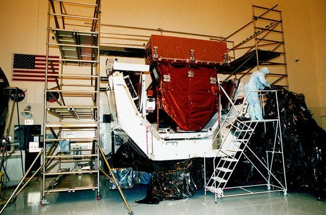 NASA image: KSC-99pp1050