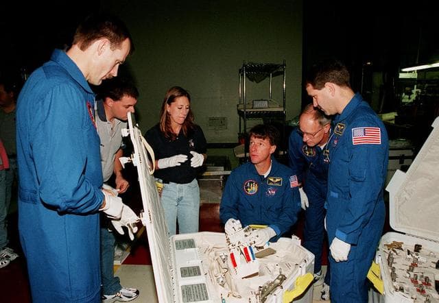 NASA image: KSC-99pp1099
