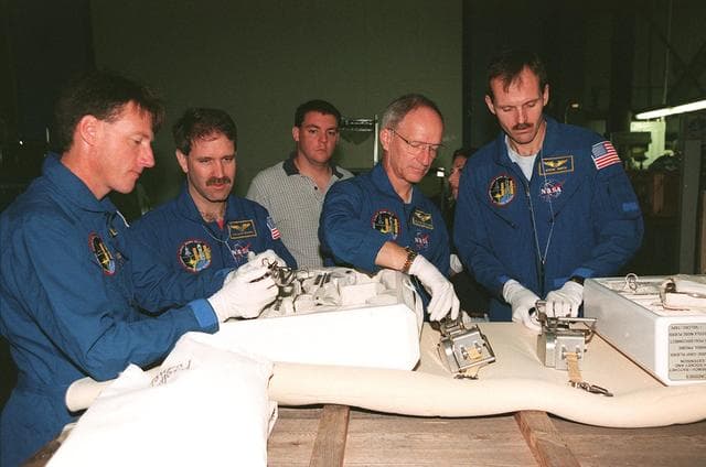 NASA image: KSC-99pp1102