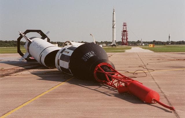 NASA image: KSC-99pp1127