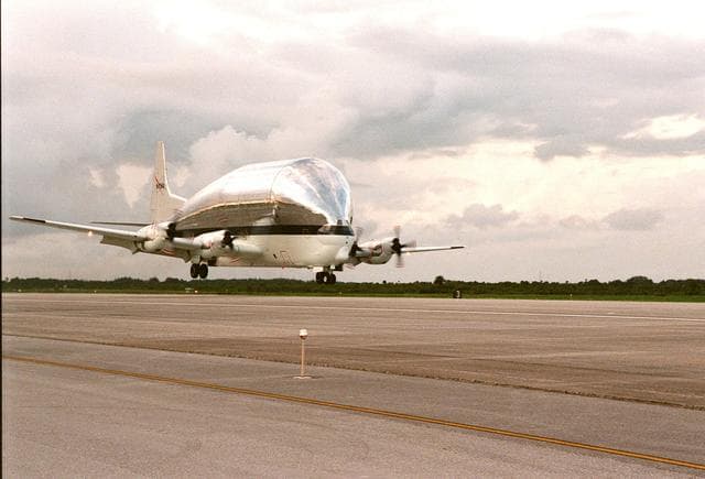 NASA image: KSC-99pp1180