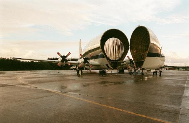 NASA image: KSC-99pp1182