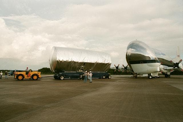 NASA image: KSC-99pp1184