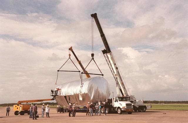 NASA image: KSC-99pp1185