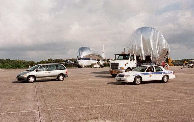 NASA image: KSC-99pp1186