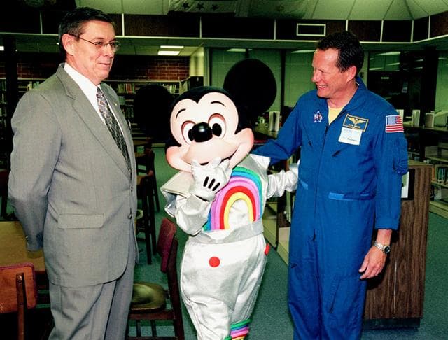 NASA image: KSC-99pp1233