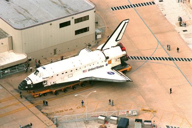 NASA image: KSC-99pp1277