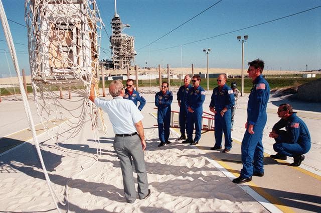 NASA image: KSC-99pp1333