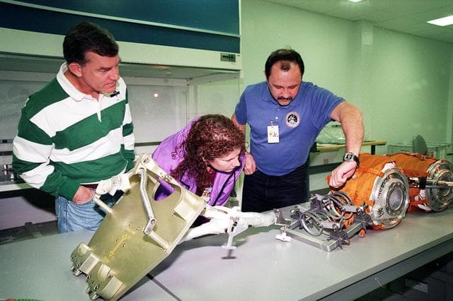 NASA image: KSC-99pp1426