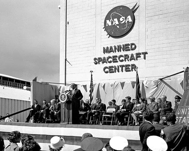 NASA image: KSC-PL62-76870