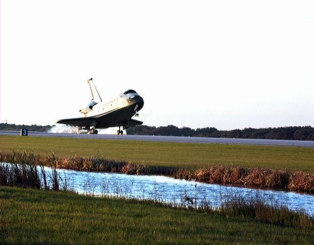 NASA image: KSC-pa03l87
