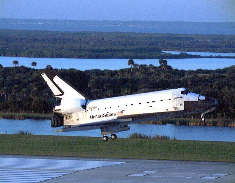 NASA image: KSC-pa05l87