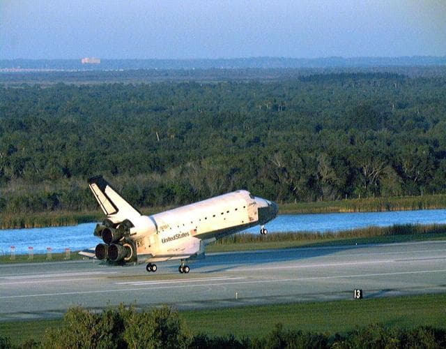 NASA image: KSC-pa06l87