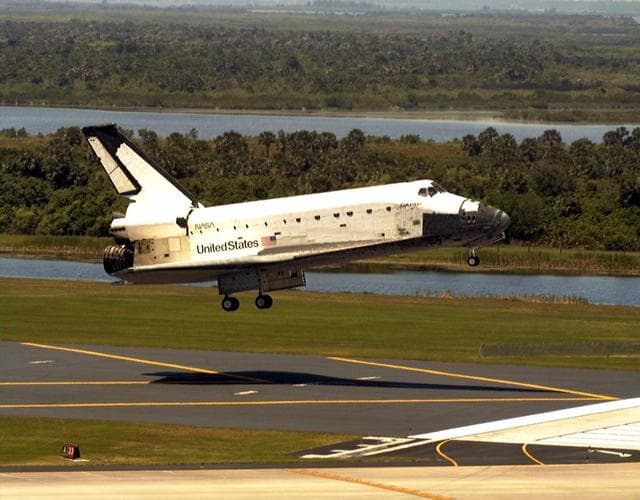 NASA image: KSC-pa90-04
