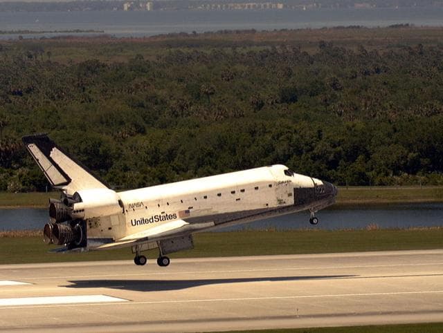 NASA image: KSC-pa90-05