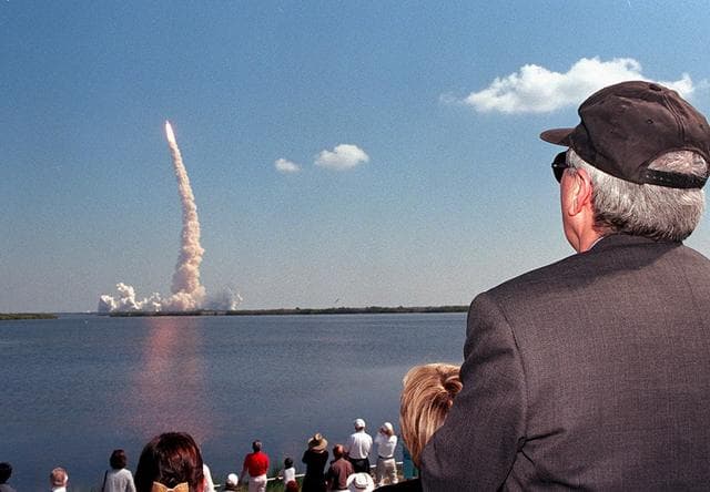 NASA image: KSC00pp0213