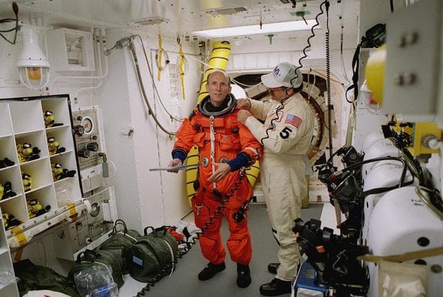 NASA image: KSC00pp0235