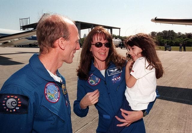 NASA image: KSC00pp0259