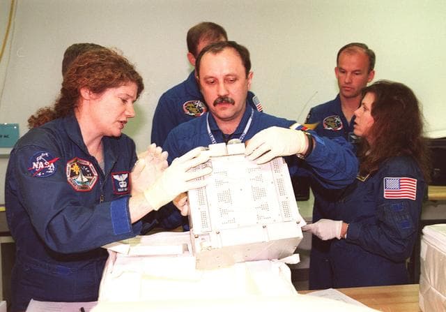 NASA image: KSC00pp0276