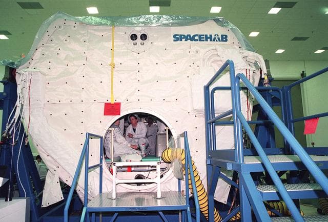 NASA image: KSC00pp0284