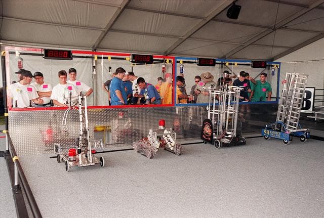 NASA image: KSC00pp0320