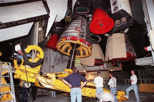 NASA image: KSC00pp0384