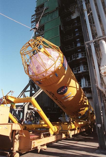 NASA image: KSC00pp0422