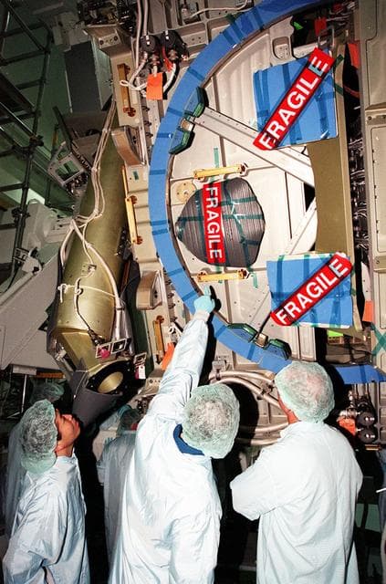 NASA image: KSC00pp0589