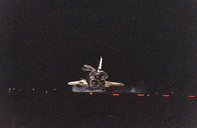 NASA image: KSC00pp0677