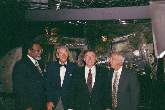 NASA image: KSC00pp0754
