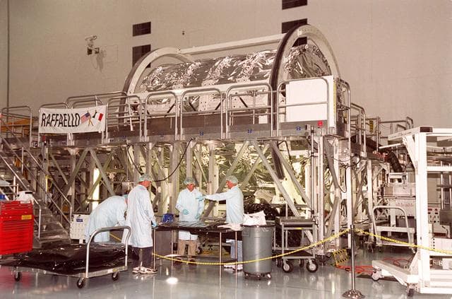 NASA image: KSC00pp0777